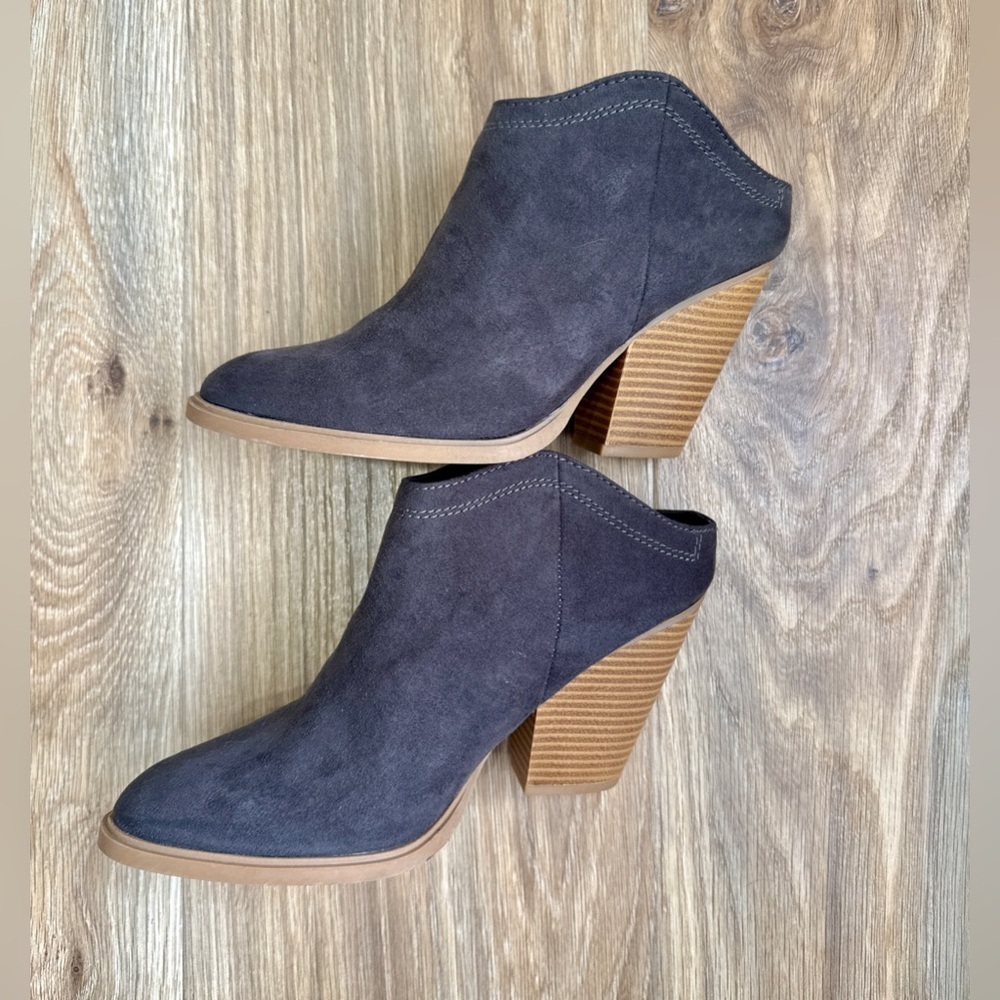 DV by Dolce Vita Suede Stacked Heel Booties Size 7 Gray